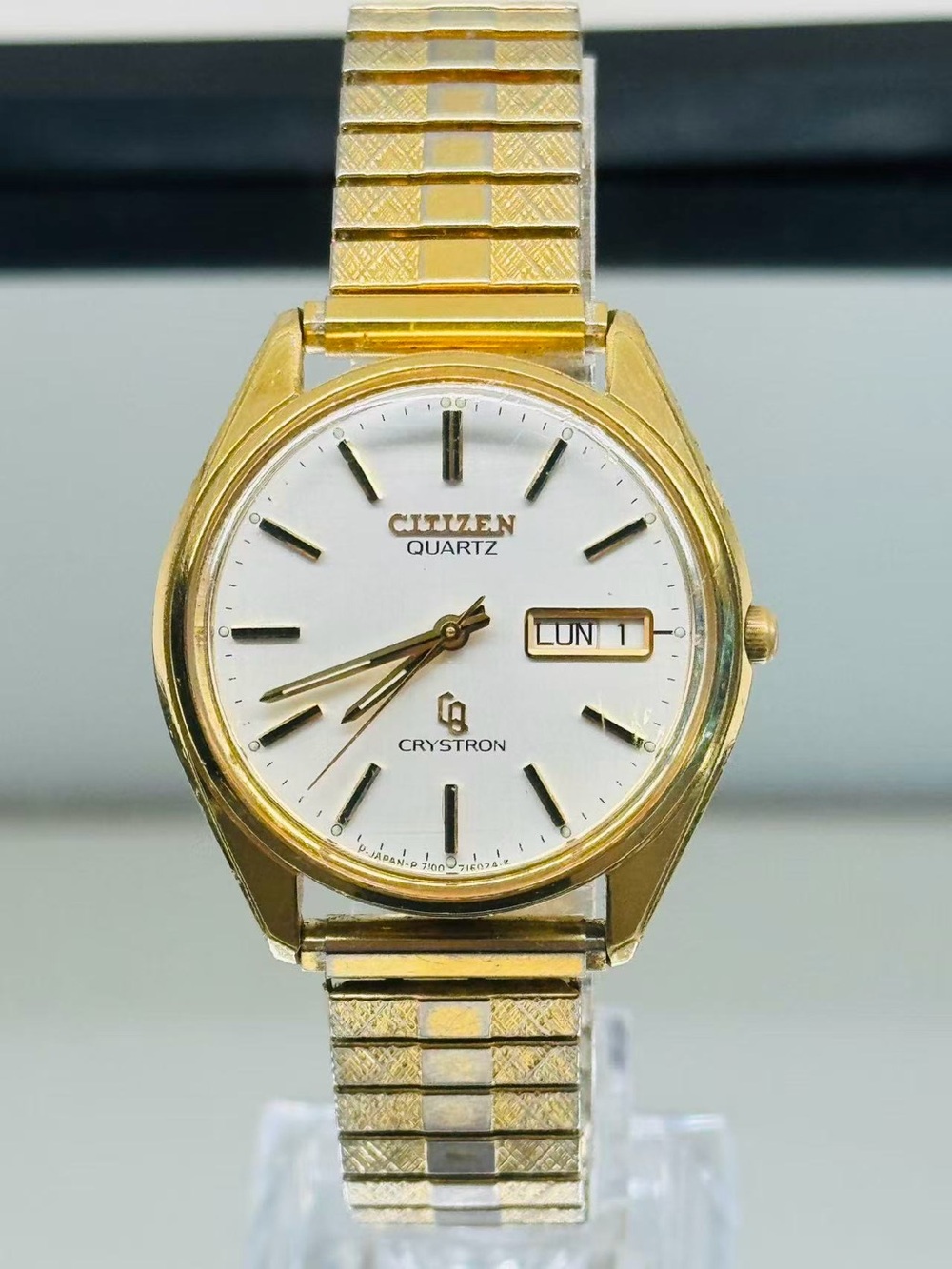 Vintage Citizen Crystron Quartz Day-Date Gold Tone Watch 35mm New Battery Runs